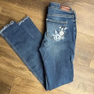Hollister Low rise super skinny distressed jeans embroidered pocket, 0R